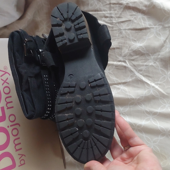 Boots - Picture 3 of 3